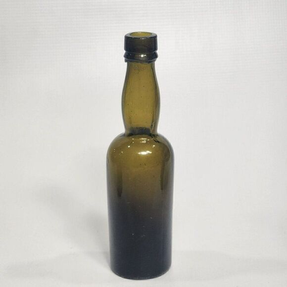 Set Of 2 Antique Olive Green 7"/9" Liquor Whiskey Bottles - Picture 9 of 11